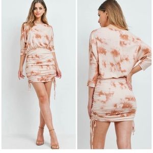 Gilli Tie-dye ruched side dress